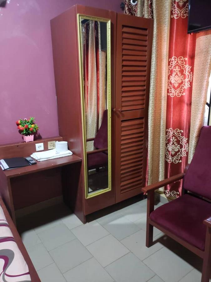 Britannia Hotel Cmr Yaoundé Kültér fotó