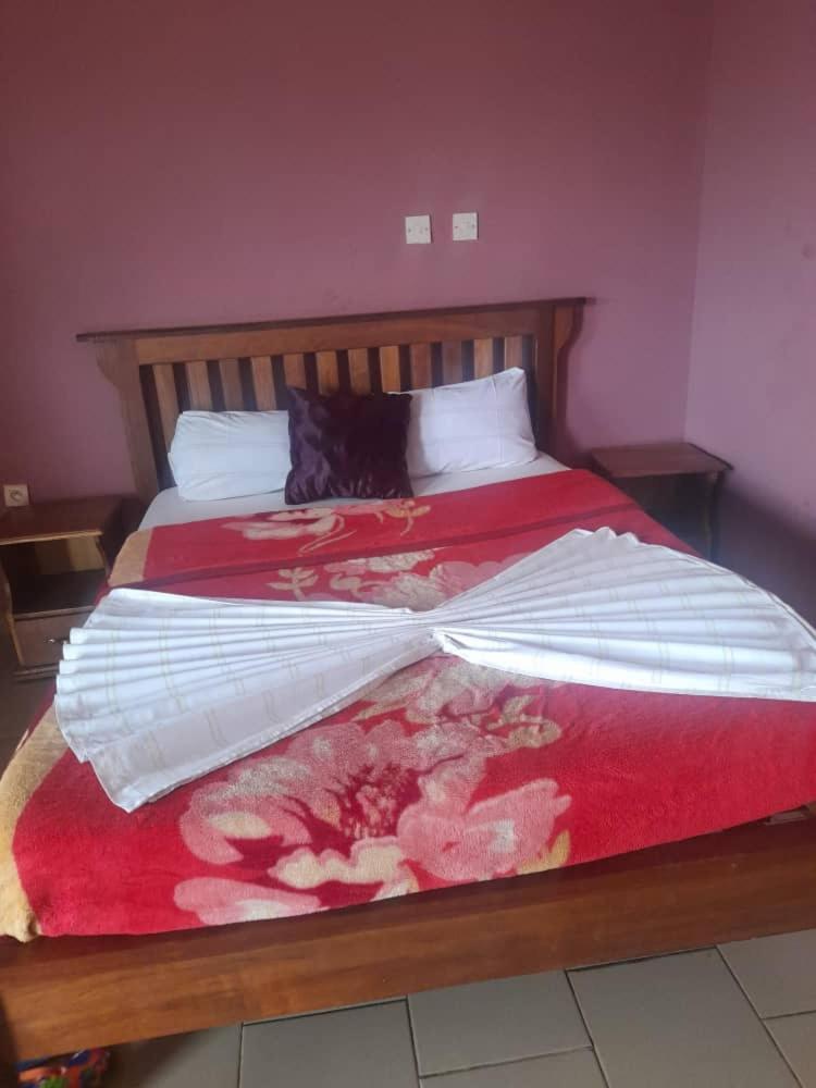 Britannia Hotel Cmr Yaoundé Kültér fotó
